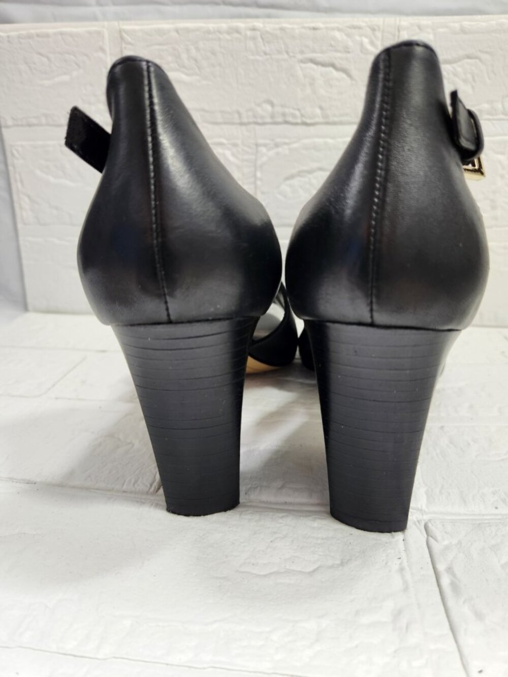 Tahari Heels Women Size 10 Black Leather Peep Toe Cut Outs Buckle Classic Work - Picture 6 of 8